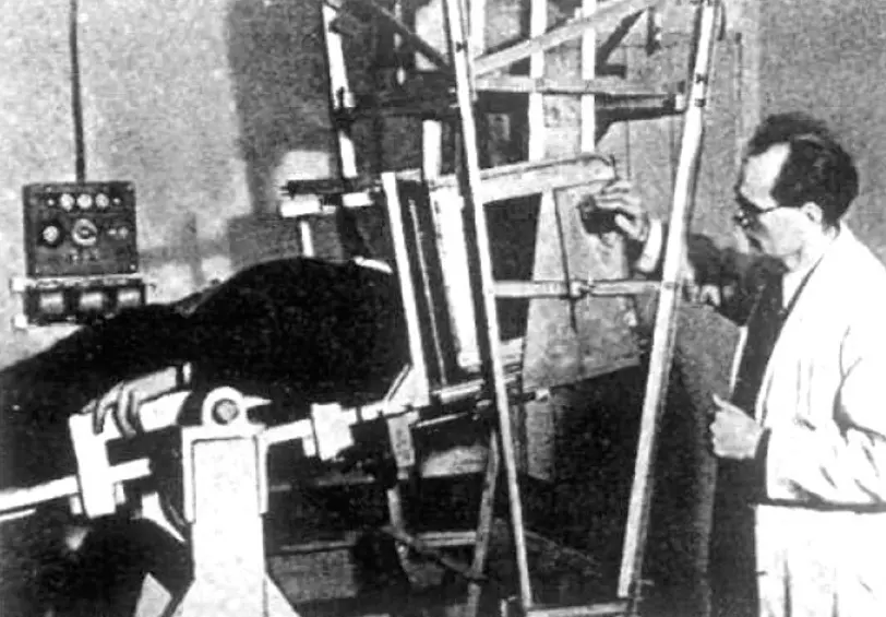 Imagem dos primeiros aparelhos de raio-x